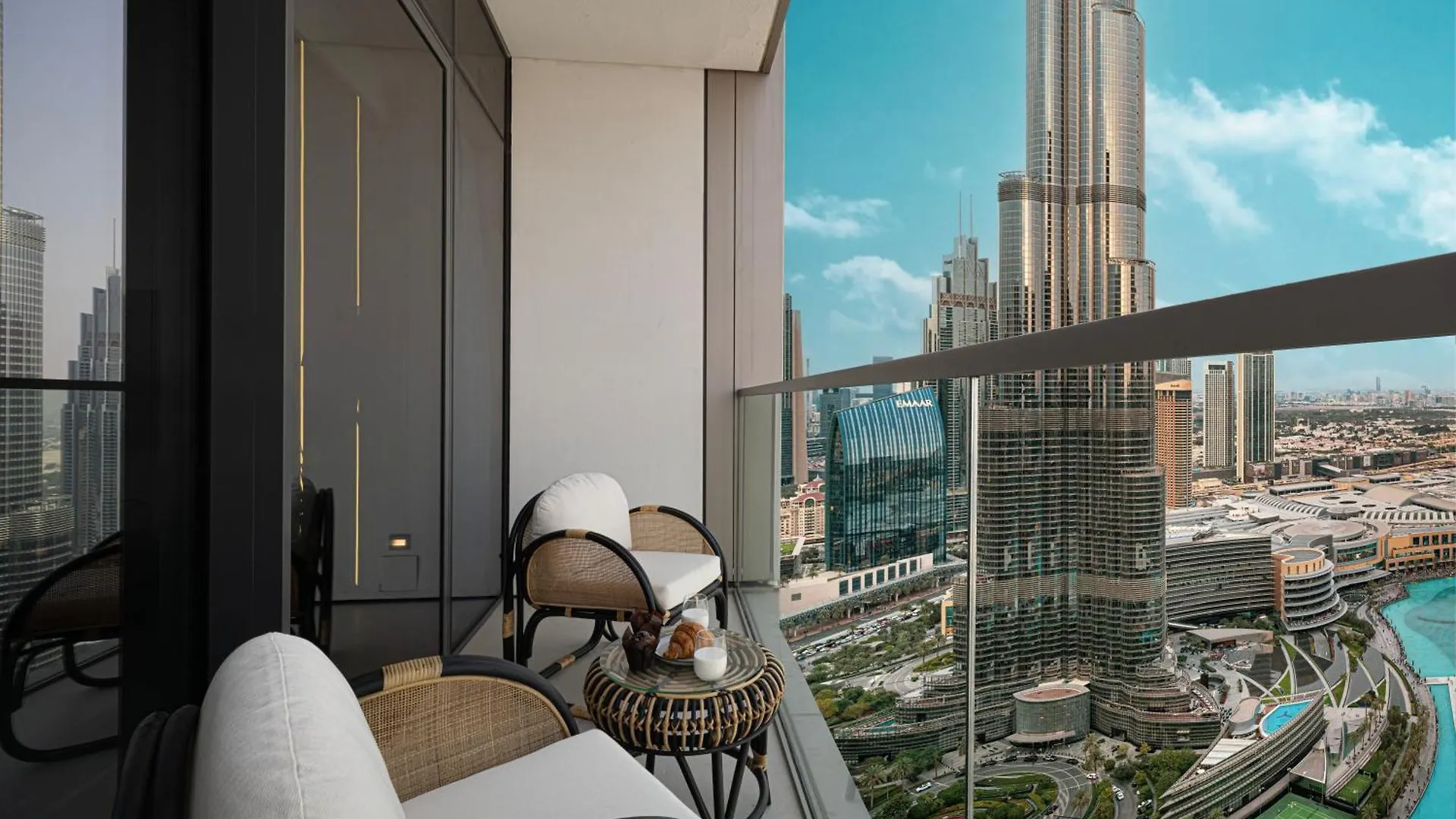 Apartment Sky-High Luxury 2Br Burj View Walk Dubai Mall