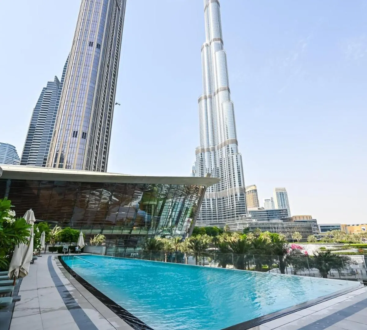 Sky-High Luxury 2Br Burj View Walk Dubai Mall 公寓