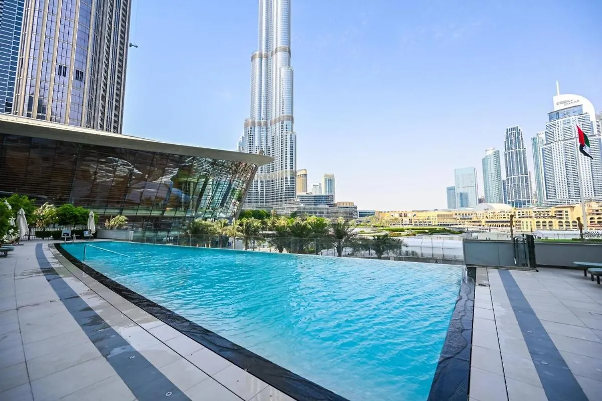 Apartment Sky-High Luxury 2Br Burj View Walk Dubai Mall